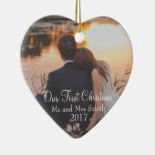 氏及び夫人として"私達の初めてのクリスマス" (カスタマイズ可能な) セラミックオーナメント (右)