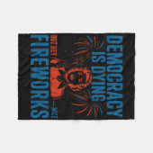 民主主義が死につつあるJの4thの素敵な花火 フリースブランケット (正面(横))