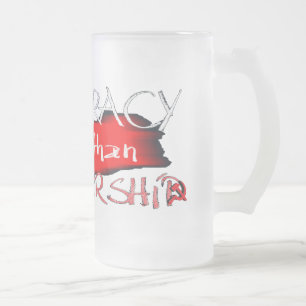 民主主義は独裁政権より優れている フロストグラスビールジョッキ