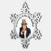 民主主義は2026年の投票に参加している スノーフレークピューターオーナメント (右)