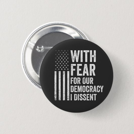 民主主義への恐怖を抱いてアメリカ人に反対する 缶バッジ (正面&裏面)