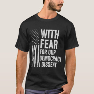 民主主義への恐怖を抱いてアメリカ人に反対する Tシャツ