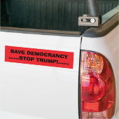 民主主義を守れ トランプを阻止せよ バンパーステッカー (トラック上)