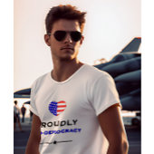 民主主義を誇りに思う Tシャツ