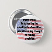 民主主義救 缶バッジ (正面&裏面)