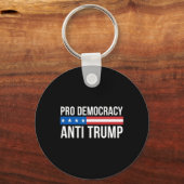 民主主義 - 反トランプ -  キーホルダー (正面)