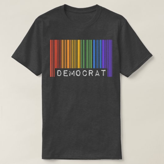 民主党ゲイプライド州旗バーコード同性愛者レインボーLGBT Tシャツ (デザイン正面)