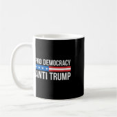 民主化推進 – アンチトランプ – コーヒーマグカップ (左)