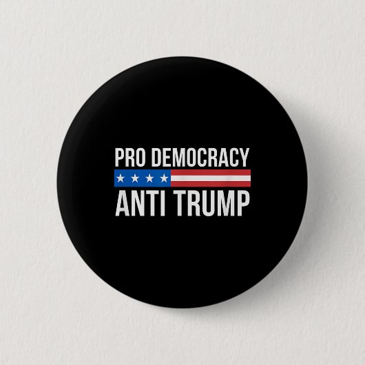 民主化推進 – アンチトランプ – 缶バッジ (正面)