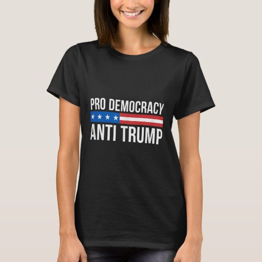 民主化推進 – アンチトランプ – Tシャツ (正面)