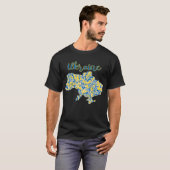 民俗柄とウクライナタイポグラフィTシャツ Tシャツ (正面フル)
