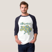 民俗的なパターンとウクライナのタイポグラフィーTシャツ Tシャツ (正面フル)