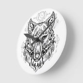 民族装飾を施したオオカミの頭 ラウンド壁時計 (傾斜)