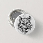 民族装飾を施したオオカミの頭 缶バッジ (正面&裏面)