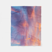 気のあるそぶりをした空 フリースブランケット (正面)