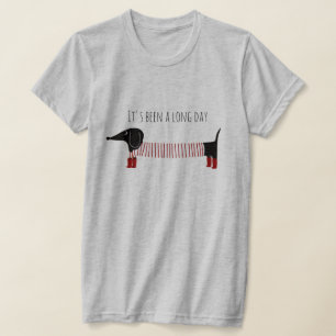 気まぐれなダックスフンドの長い一日 Tシャツ