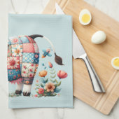 気まぐれなパッチワークの牛に花のアクセント キッチンタオル (四つ折り)