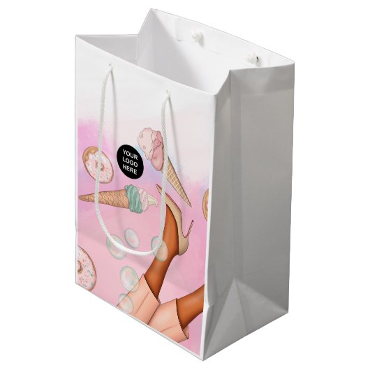 気まぐれな企業の食事提供をする女性 ミディアムペーパーバッグ (正面アングル)