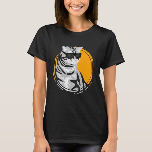気分が上がる猫のデザイン Tシャツ (正面)