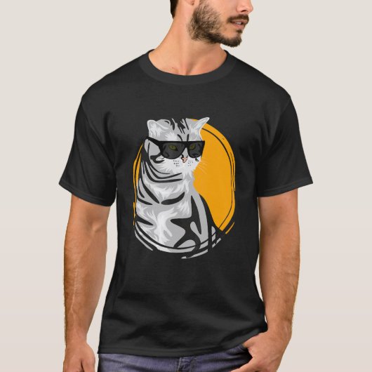 気分が上がる猫のデザイン Tシャツ (正面)