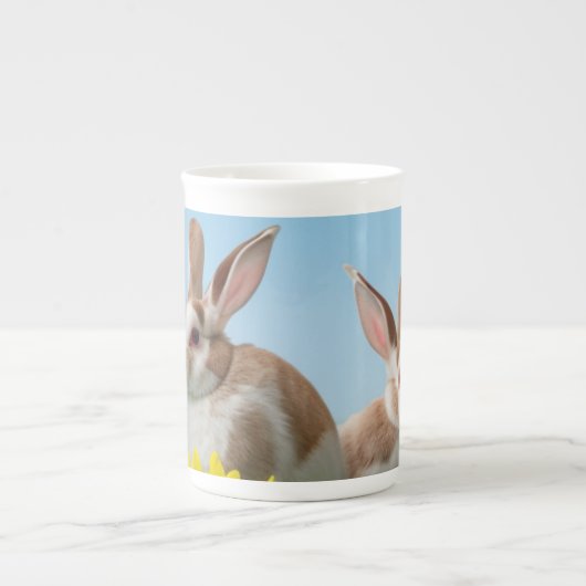 気分のためのイースターかわいい前向きバニー ボーンチャイナマグカップ (正面)