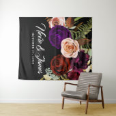 気分屋のダーク フローラル グリーンレイ ボールド ウェディング バックドロップ タペストリー (インサイチュ(横))