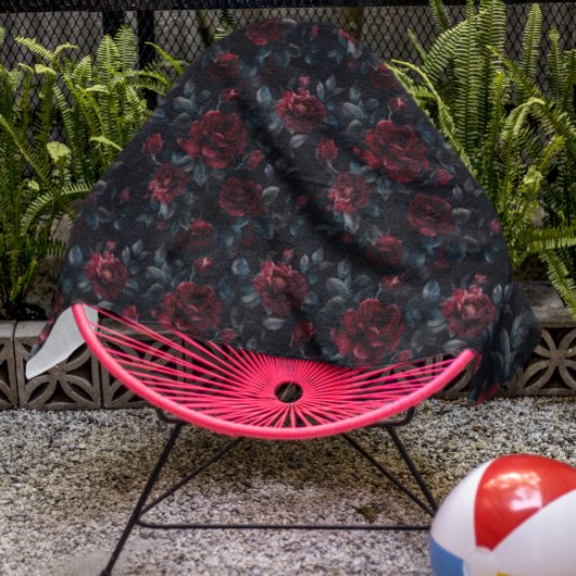 気分屋のバーガンディのローズ ビーチタオル