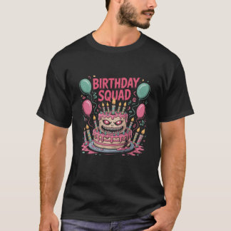 気味の悪いお誕生日ケーキモンスタースクワッドダークユーモアパート Tシャツ