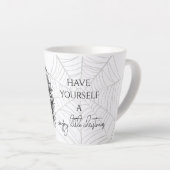 気味の悪いリース カフェラテマグ (右アングル)