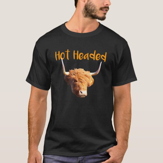 気性の荒いスコットランドのハイランドカウ Tシャツ (正面)