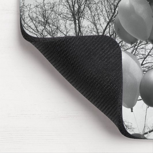 気球のアウトドアB&Wの低い角度の束 マウスパッド (コーナー)