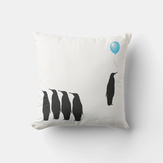 気球のクッションの枕を持つペンギン クッション (正面)