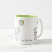 気球のマグを持つベビー象 ツートーンマグカップ (正面右)