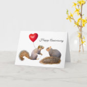 気球の記念日ハートカードを持つリス カード (黄色い花)