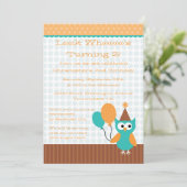 気球の誕生日のパーティの招待状を握っているおもしろいのフクロウ 招待状 (スタンド正面)