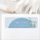 気球の赤ちゃんシャワー付き大男の象の少年 ラベル (インサイチュ)