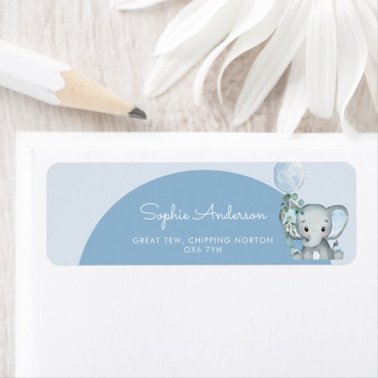 気球の赤ちゃんシャワー付き大男の象の少年 ラベル (インサイチュ)