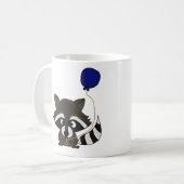気球を握っているおもしろいなアライグマ コーヒーマグカップ (正面左)
