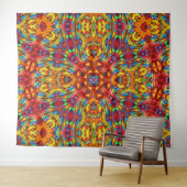 気紛れなTikiの赤いヴィンテージのフラクタルの万華鏡のように千変万化するパターン タペストリー (インサイチュ(横))