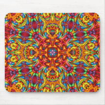 気紛れなTikiの赤いヴィンテージのフラクタルの万華鏡のように千変万化するパターン