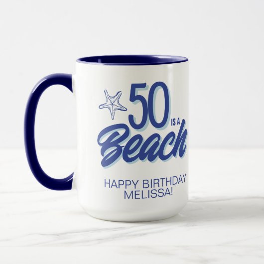気軽なブルー 面白い 50歳のビーチ 誕生日 コーヒー マグカップ (左)