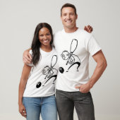 気違いのボウリングをする人、クリケットの投手 Tシャツ (ユニセックス)