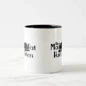 気違いの帽子の行商人のマグ ツートーンマグカップ (中央)