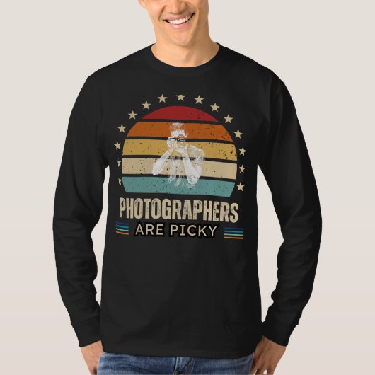 気難しい写真家のための面白Tシャツ - 写真好きに Tシャツ (正面)