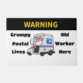 気難しい老郵便局員がここに住んでいる ドアマット (正面)