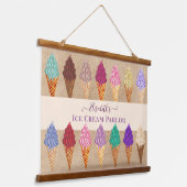 水おもしろいカラフル色ヴィンテージアイスクリームパーラー 吊り下げ型タペストリー (傾斜あり)