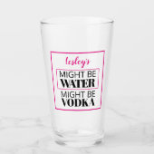 水かもしれない。ウォッカかもしれない。ピンク.カスタマイズ タンブラーグラス (正面)