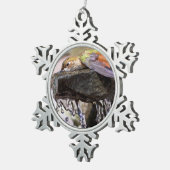 水で置いているハチドリ スノーフレークピューターオーナメント (右)