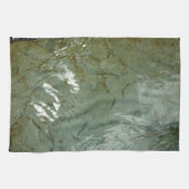 水で覆われた岩スラブの自然写真 キッチンタオル (横)