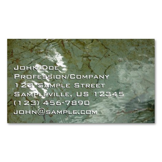 水で覆われた岩スラブの自然写真 マグネット名刺 (正面)
